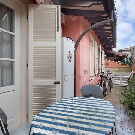 Ferienhaus Red In Dei Marmi Forte dei Marmi